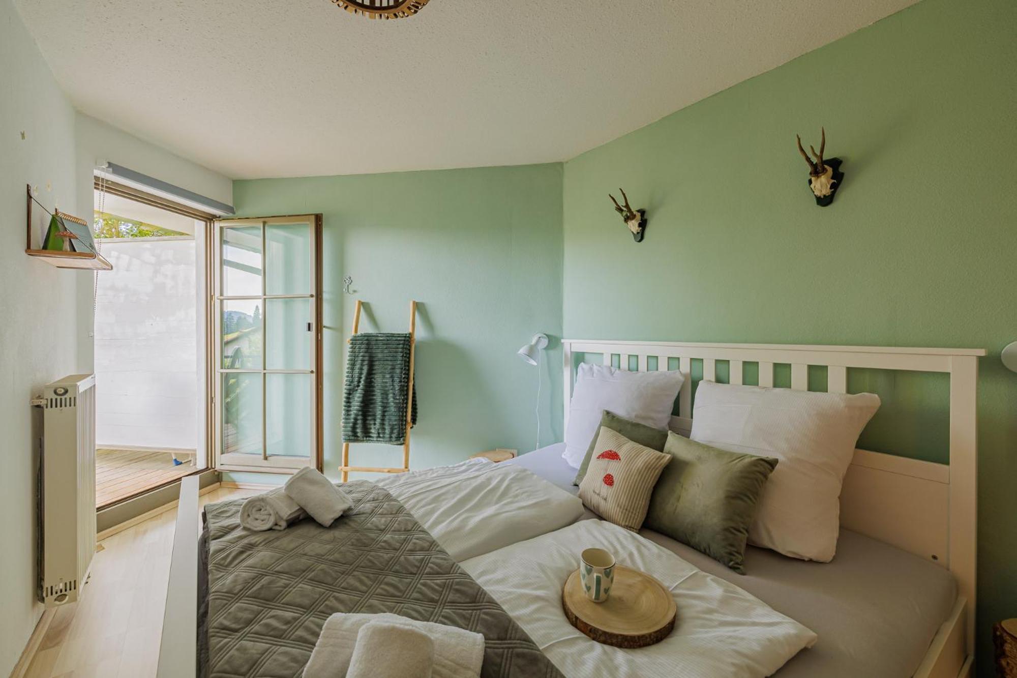 Herzgruen Direkt An Traumhaften Wanderwegen Balkon Mit Toller Aussicht Sauna Im Haus Tiefgarage E-Ladestation Todtnauberg Exterior photo