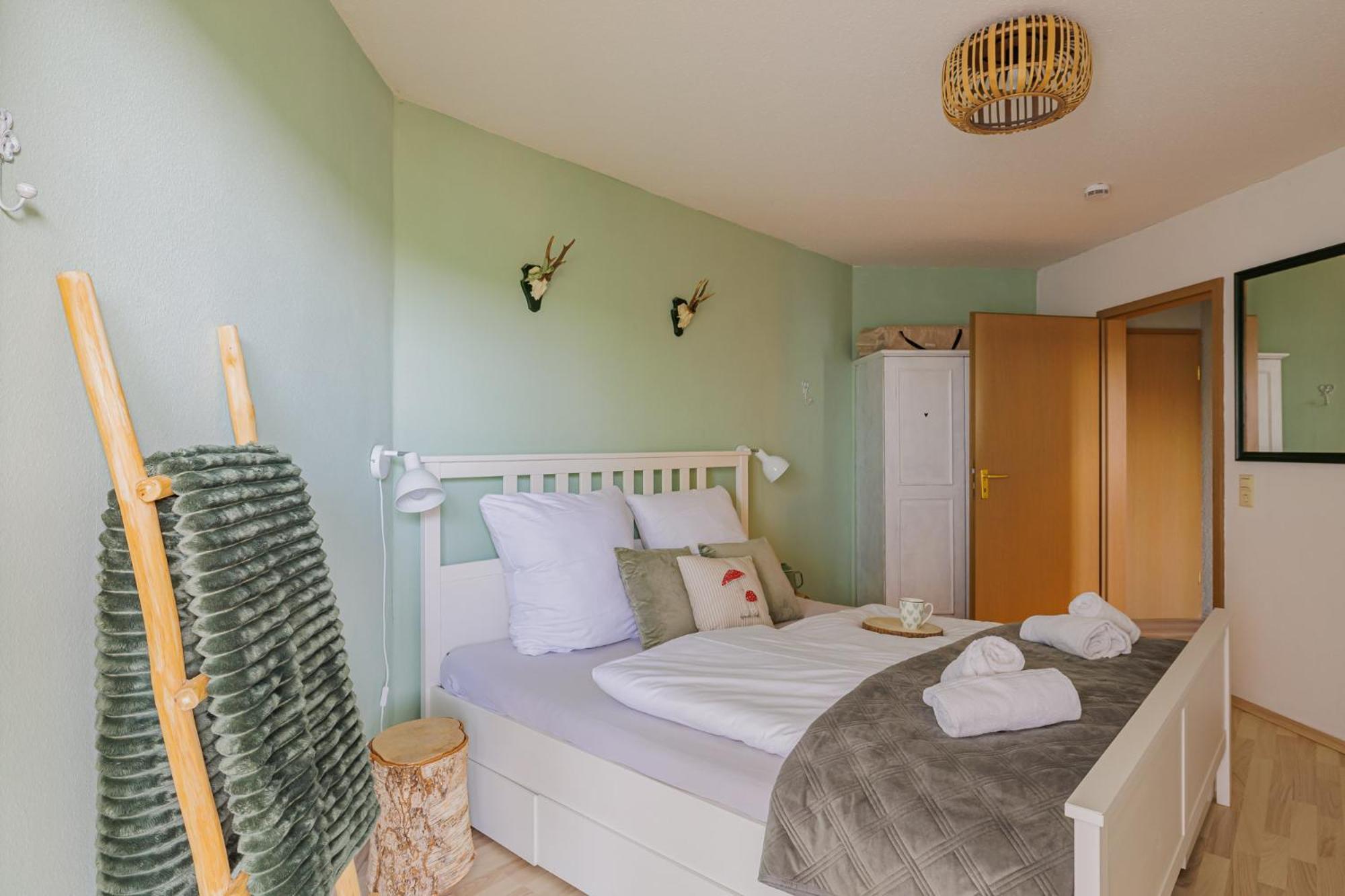 Herzgruen Direkt An Traumhaften Wanderwegen Balkon Mit Toller Aussicht Sauna Im Haus Tiefgarage E-Ladestation Todtnauberg Exterior photo